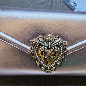 DOLCE & GABBANA DEVOTION metallic pink belt bag with tags